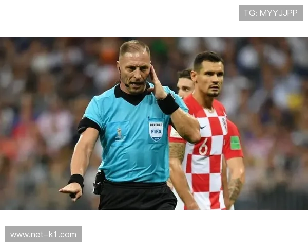 中断规则：裁判暂停或中止比赛的判定与恢复流程