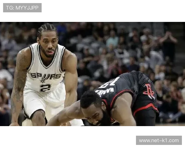 库珀·弗拉格挡拆防守牵制内线持球者提升防守效率